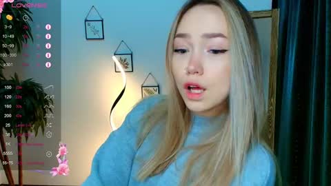 hello Im Eva online show from 12-04-24, 08:12