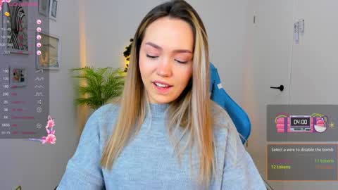 hello Im Eva online show from 12-19-24, 08:23