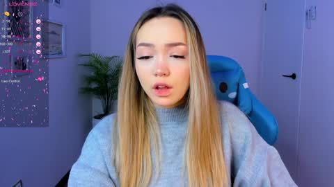 hello Im Eva online show from 01-05-25, 01:56