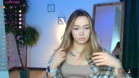 hello Im Eva online show from 01-09-25, 01:50