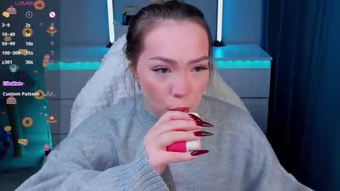 hello Im Eva online show from 02-10-26, 08:51