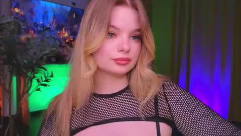 Snapshot of hottie_jane chatting on 10-23-25, 03:44 Jane online show from 10-23-25, 03:44