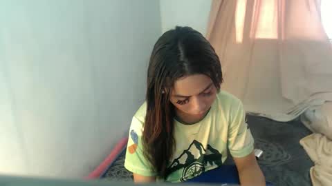 Snapshot of hottiescummerx chatting on 02-21-25, 05:13 N I C A online show from 02-21-25, 05:13