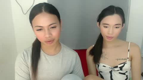 Snapshot of hottiescummerx chatting on 10-14-25, 07:42 N I C A online show from 10-14-25, 07:42