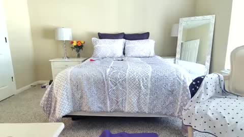 Maggie online show from 09-25-25, 08:34