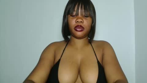 hotty_lora889 online show from 04-04-26, 07:50