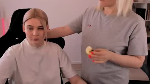 Nessie and Jessie online show from 03-10-25, 10:15