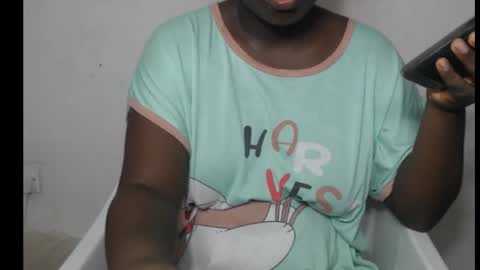 hottylissa1 online show from 09-19-25, 07:47