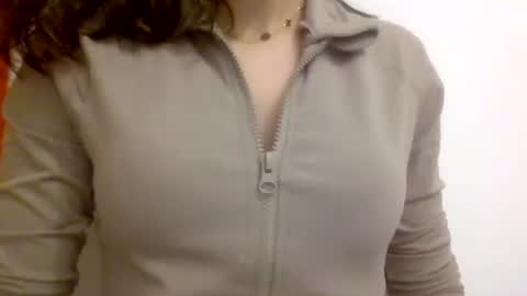 Snapshot of hotwinterxx chatting on 01-23-25, 12:57 Hotwixx online show from 01-23-25, 12:57