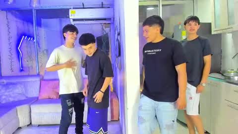 Snapshot of houseofwarrios chatting on 01-08-26, 05:43 we are Harry Jersi pablo and our mod talco online show from 01-08-26, 05:43