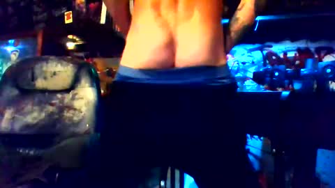 Snapshot of howbowdadareboy33 chatting on 12-25-24, 08:29 ask me online show from 12-25-24, 08:29