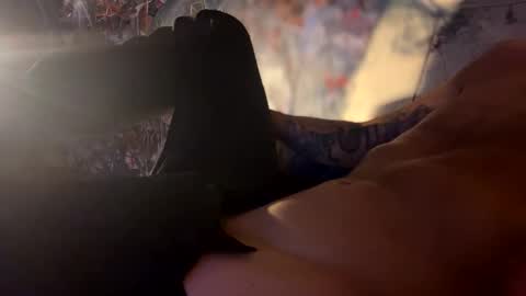 Snapshot of howbowdadareboy33 chatting on 10-15-25, 08:47 ask me online show from 10-15-25, 08:47