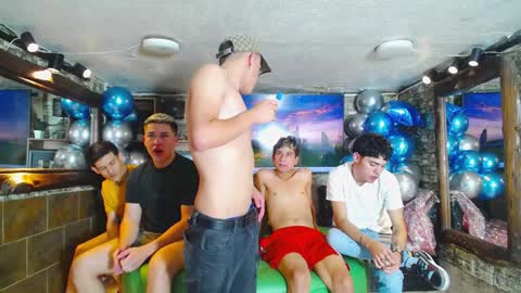 Snapshot of howents chatting on 12-16-24, 12:48 HOWENTS online show from 12-16-24, 12:48