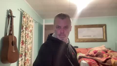 Snapshot of howlingatnothing chatting on 02-18-25, 10:36 howlingatnothing online show from 02-18-25, 10:36