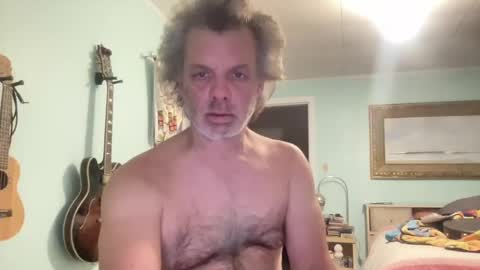 Snapshot of howlingatnothing chatting on 09-30-25, 02:38 howlingatnothing online show from 09-30-25, 02:38