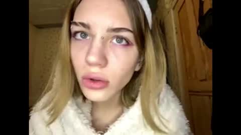 hsiuscherich online show from 12-03-25, 10:02