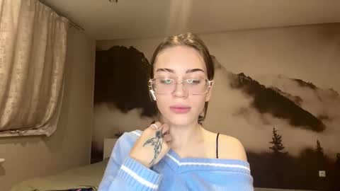 hsiuscherich online show from 12-19-25, 02:13