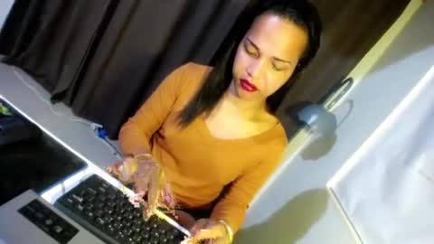 Snapshot of hugcock69_precious chatting on 12-26-24, 10:16 Precious online show from 12-26-24, 10:16