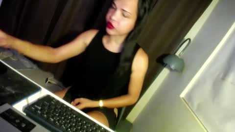 Snapshot of hugcock69_precious chatting on 01-04-25, 07:55 Precious online show from 01-04-25, 07:55