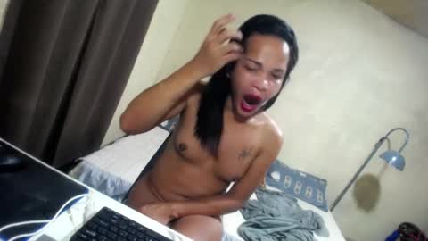 Snapshot of hugcock69_precious chatting on 01-07-25, 04:59 Precious online show from 01-07-25, 04:59