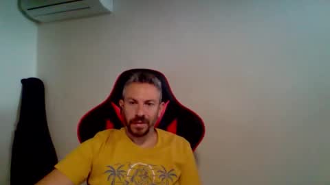 Snapshot of huge__cumshot chatting on 09-18-25, 08:05 huge__cumshot online show from 09-18-25, 08:05