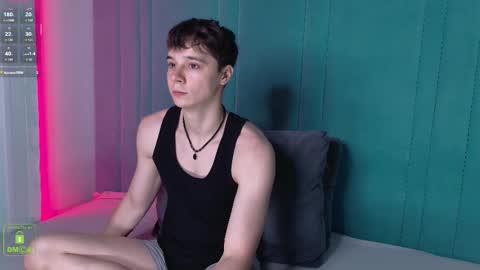 Snapshot of hugebangins_ chatting on 09-21-25, 10:17 ANTHONY online show from 09-21-25, 10:17