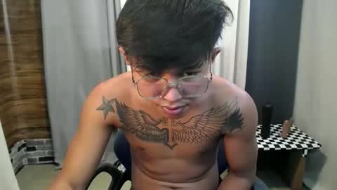 hugecockchristian online show from 10-24-25, 03:58