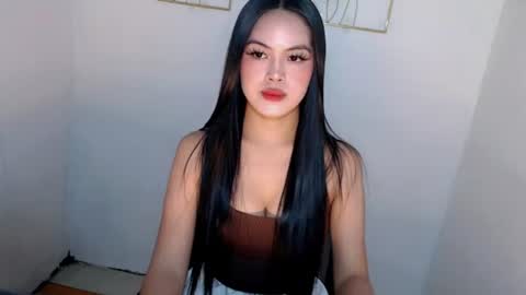 Snapshot of hugecockyanny chatting on 07-29-26, 08:34 Yhanie online show from 07-29-26, 08:34