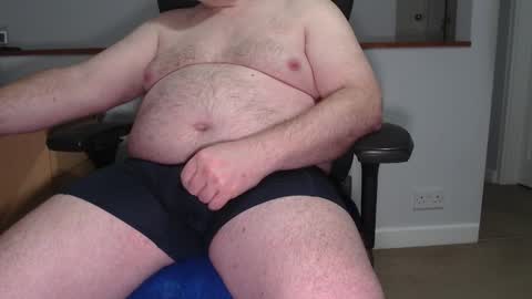 Snapshot of huggie_bear69 chatting on 02-25-25, 07:09 Huggie Bear online show from 02-25-25, 07:09