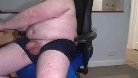 Snapshot of huggie_bear69 chatting on 02-26-25, 09:27 Huggie Bear online show from 02-26-25, 09:27