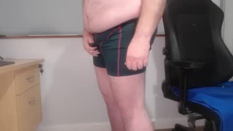 Snapshot of huggie_bear69 chatting on 03-06-25, 05:33 Huggie Bear online show from 03-06-25, 05:33