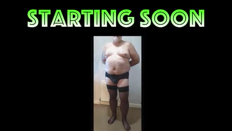 Snapshot of huggie_bear69 chatting on 09-29-25, 06:18 Huggie Bear online show from 09-29-25, 06:18