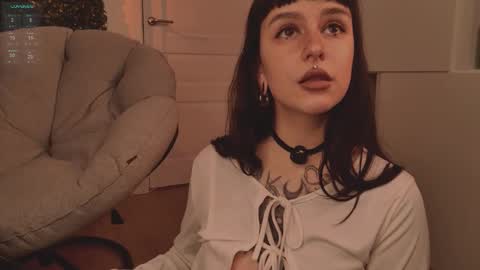 Snapshot of hugme_ chatting on 02-05-26, 03:27 Mika online show from 02-05-26, 03:27