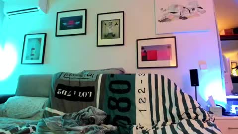 Snapshot of hugolandcam chatting on 12-07-24, 05:42 Hugo online show from 12-07-24, 05:42