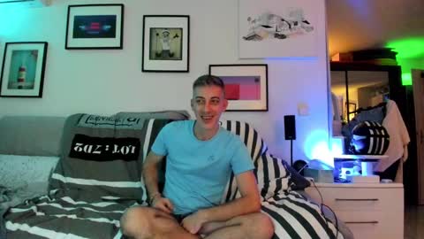 Snapshot of hugolandcam chatting on 12-07-24, 10:06 Hugo online show from 12-07-24, 10:06