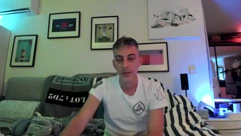 Snapshot of hugolandcam chatting on 12-08-24, 03:56 Hugo online show from 12-08-24, 03:56