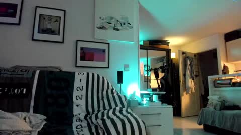 Snapshot of hugolandcam chatting on 12-09-24, 09:26 Hugo online show from 12-09-24, 09:26