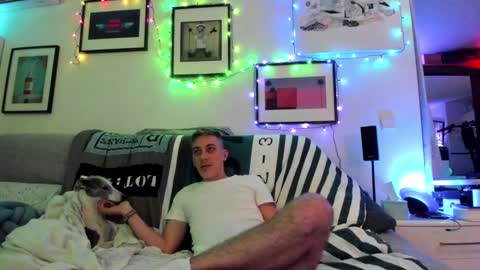 Snapshot of hugolandcam chatting on 12-11-24, 09:23 Hugo online show from 12-11-24, 09:23