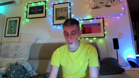 Snapshot of hugolandcam chatting on 12-15-24, 10:04 Hugo online show from 12-15-24, 10:04