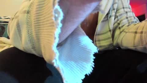 Snapshot of hugolandcam chatting on 12-28-24, 03:48 Hugo online show from 12-28-24, 03:48