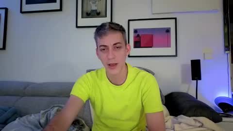 Snapshot of hugolandcam chatting on 02-02-25, 05:04 Hugo online show from 02-02-25, 05:04