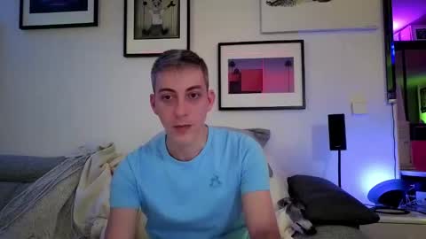 Snapshot of hugolandcam chatting on 02-24-25, 09:20 Hugo online show from 02-24-25, 09:20