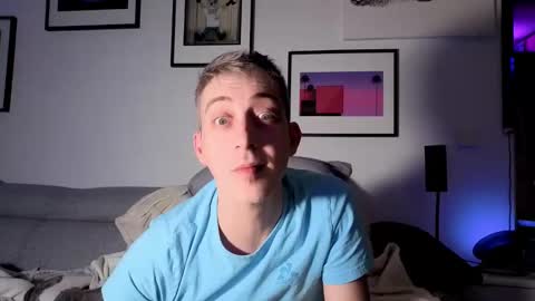 Snapshot of hugolandcam chatting on 02-25-25, 12:25 Hugo online show from 02-25-25, 12:25