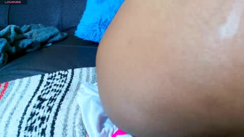 Snapshot of huila97 chatting on 02-14-25, 10:17 elecktra12 online show from 02-14-25, 10:17