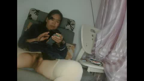 hujiajia520321431 online show from 10-24-25, 11:39