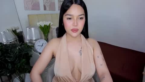 Snapshot of humprheylopez chatting on 12-22-25, 11:51 Humphrey Lopez online show from 12-22-25, 11:51