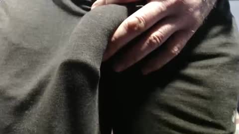 Big uncut cock dripping online show from 11-07-25, 03:56