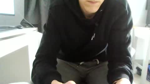 Snapshot of hungandhorny100 chatting on 02-26-25, 01:52 Hungandhorny100 online show from 02-26-25, 01:52