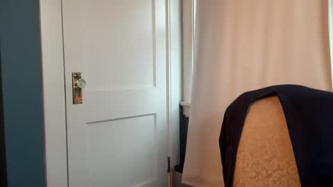 AARON online show from 12-04-25, 01:31