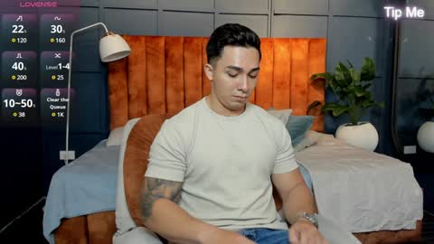 hunk_ryan online show from 02-01-25, 01:09